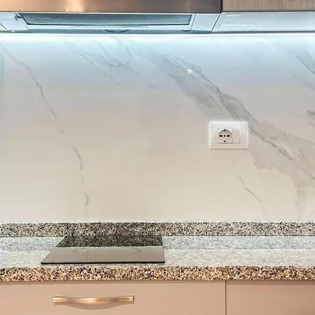 Royal Anchor Apartment *