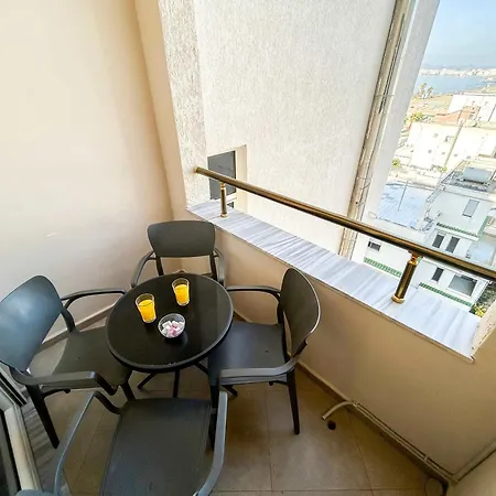 Royal Anchor Apartment *